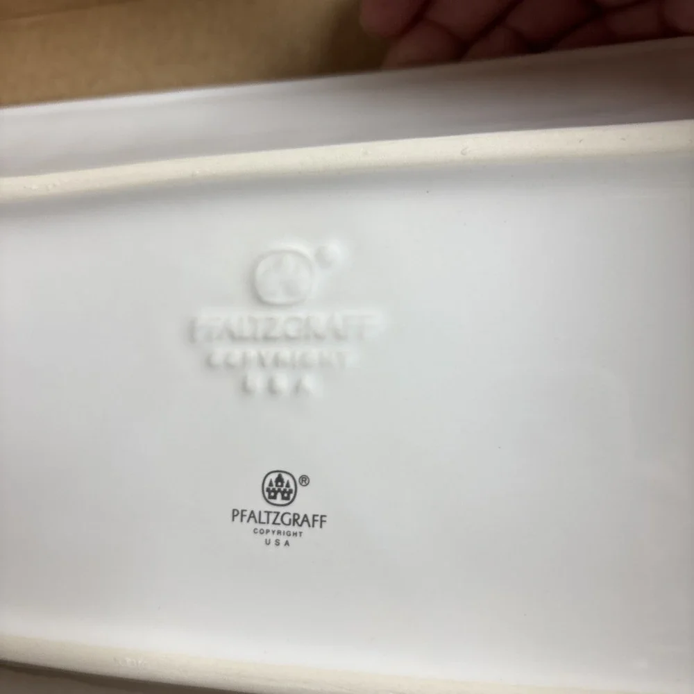 Pfaltzgraff winterberry wicker